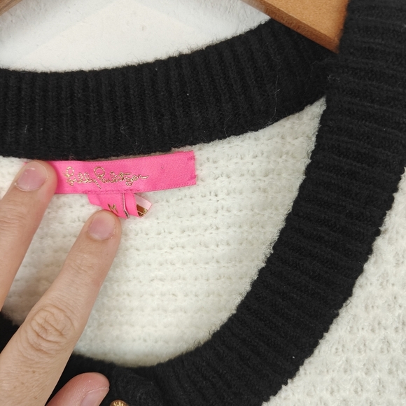 Lilly Pulitzer *Flawed* Davison Button Up Sweater Black,Cream Size Medium - Picture 9 of 16